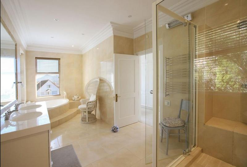 4 Bedroom Property for Sale in Fish Hoek Western Cape